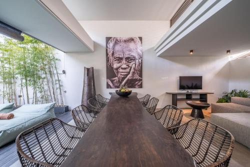 Villa room in Villa Wiraja 2 - Classy 4 bdr villa in the heart for Canggu