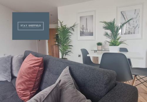 Picture of City Centre 2 Bedroomed Apartment - Great Views - Wifi