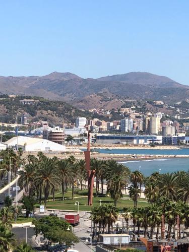Atico Mirador Paseo Antonio Banderas parking gratis playa y piscina, Malaga (foto 7)