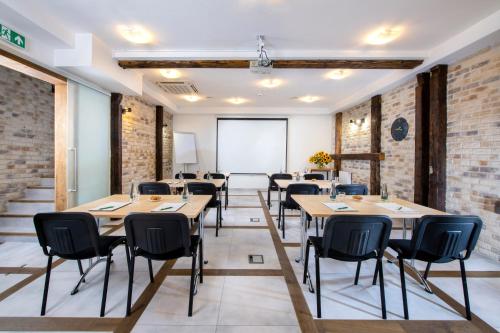 Plaza Boutique Hotel - image 12
