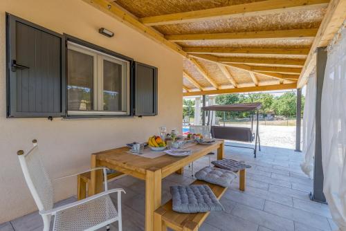 Holiday House Krase with Private Pool