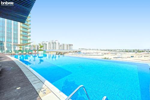 Waterfront Living & Minutes to BurjK & Dubai Mall - 605