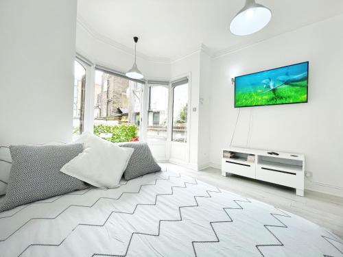 LUXURIOUS Terrace 2 Bedrooms in Relaxing Covent Garden Apartment