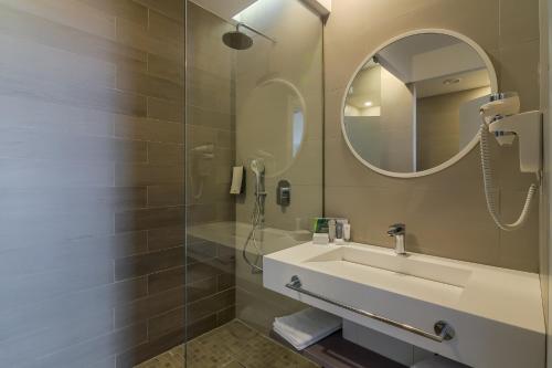 378358916 Nyota Hotel & Conference Center