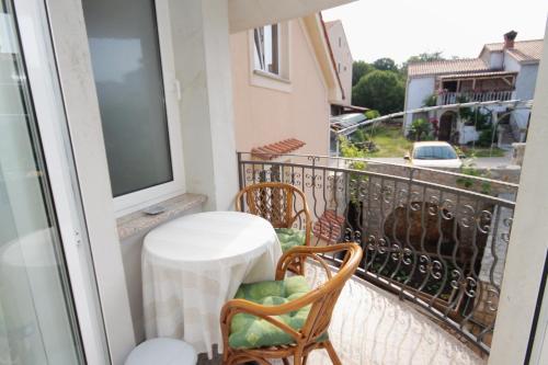 Apartment Njivice 5458d - image 12