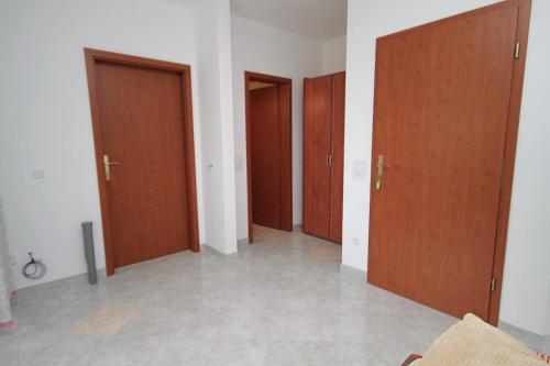 Apartment Njivice 5458f - image 3