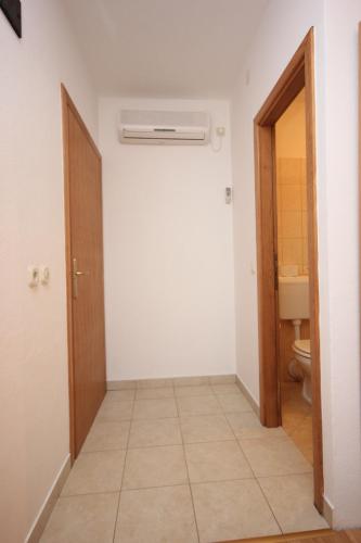 Double Room Zaglav 8144a - image 11