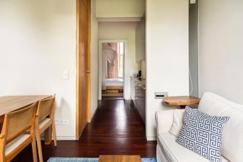 Large Studio with Kitchenette and Sofa Bed image 7