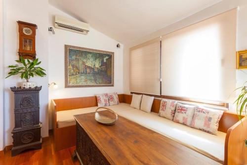 Apartments and rooms with WiFi Makarska - 11063 - image 13