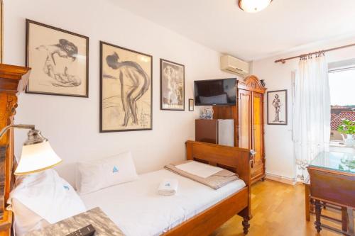 Single Room room in Apartments and rooms with WiFi Makarska - 11063