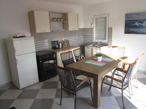 Apartment Maslenica 6573d - image 9