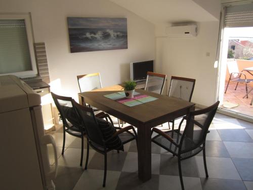 Apartment Maslenica 6573d - image 2