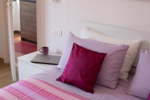 Estate4home - SOFIA FLORA Estate4home - SOFIA FLORA