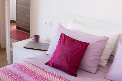 Estate4home - SOFIA FLORA Estate4home - SOFIA FLORA