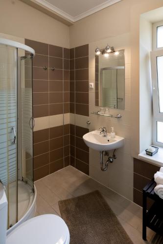 2 twin beds