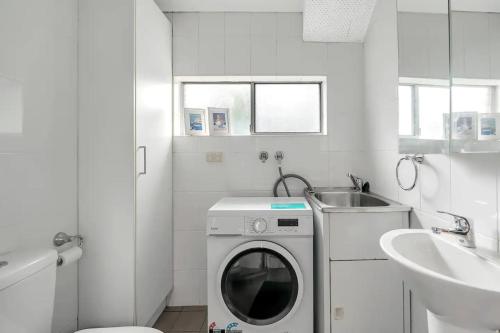 Bright 1 Bedroom Apartment in Lane Cove - image 12