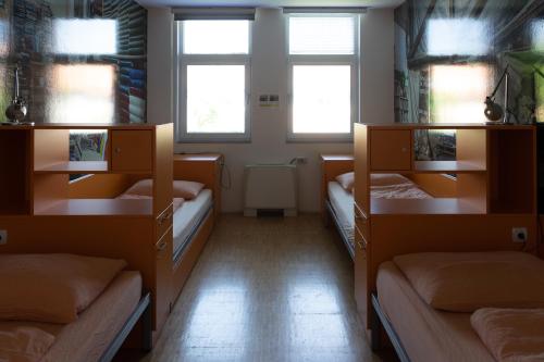 1 twin bed