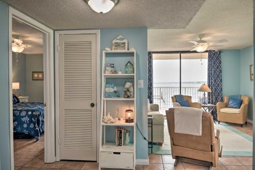 Waterfront Gulf Shores Condo with Patio Pier and Pool - image 12