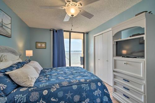 Waterfront Gulf Shores Condo with Patio Pier and Pool - image 4