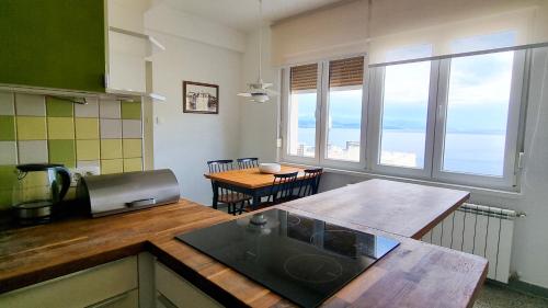 Opatija 10 Apartment with parking, 300m to the sea