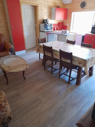 Maisons du Pere Paille in Usclades-et-Rieutord