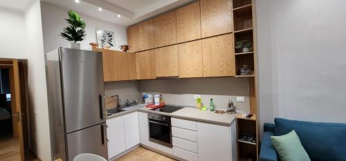 Like Home Apartment Shallvaret City Centre, Tirana (photo 10)