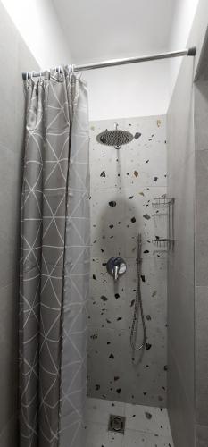 Like Home Apartment Shallvaret City Centre, Tirana (photo 7)