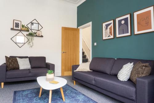 Coningsby House - Air Host & Stay - 6BR, Sleeps 14, Liverpool (photo 2)