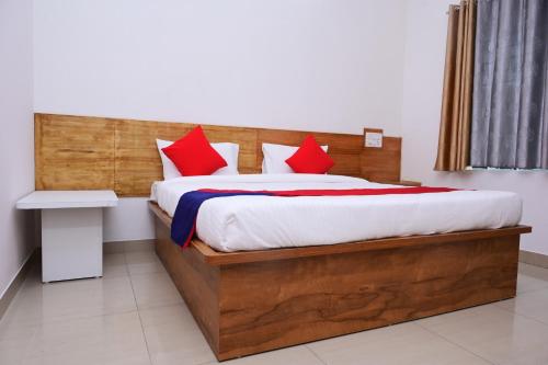 Hotel Stay Shine in ลักษมีกัณฐ์นคร