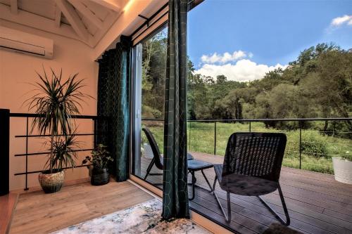 COUNTRY HOUSE by the RIVER - NATIONAL PARK