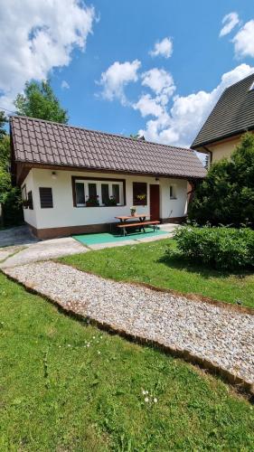 Two-Bedroom Chalet image 10