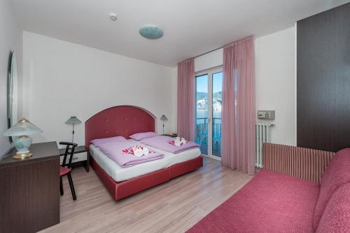 Superior Double Room with Balcony and Lake View