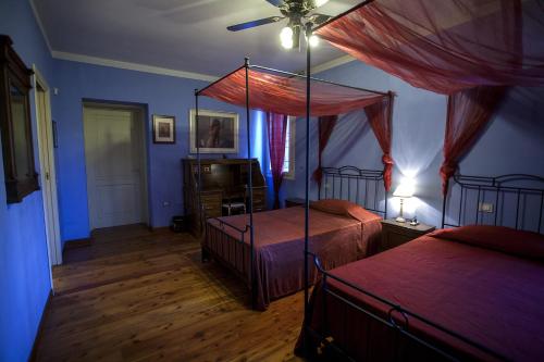 2 double beds