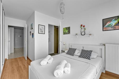Three-Bedroom Apartment image 7