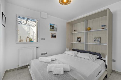 Three-Bedroom Apartment image 6