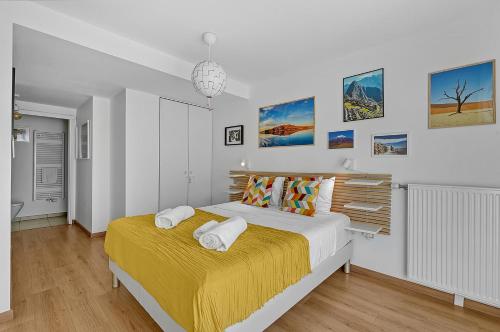 Three-Bedroom Apartment image 4