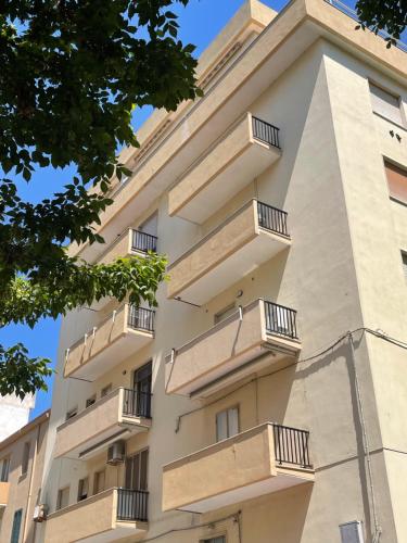 Buitenkant, La camera dell’aviatore in Alghero City Center