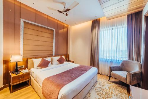 Double or Twin Room image 5