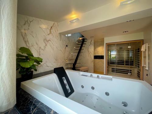 La Croisee des Sens in Croisy-Sur-Eure