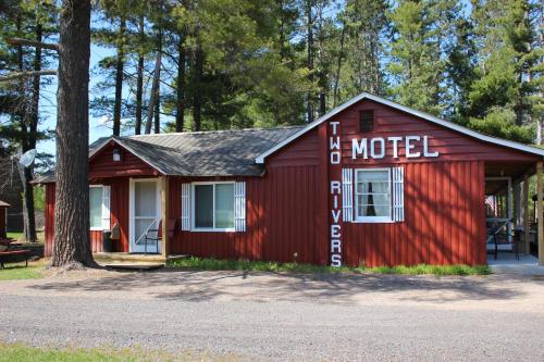 Two Rivers Motel and Cabins