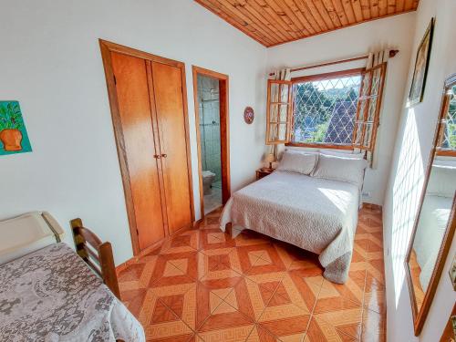 Standard Double Room image 2