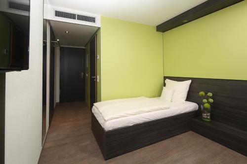 economy hotel