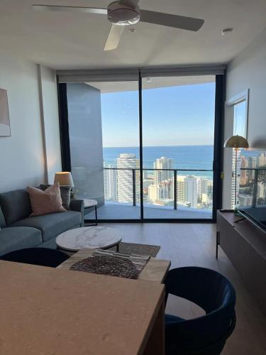 2 Bedroom Luxurious Family Apartment on 40th Floor with AMAZING Ocean Coastline Broadbeach Gold Coast GC40