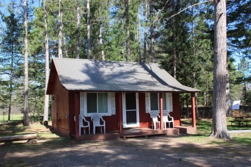 Two Rivers Motel and Cabins of Kenton, MI - 숙소 외관
