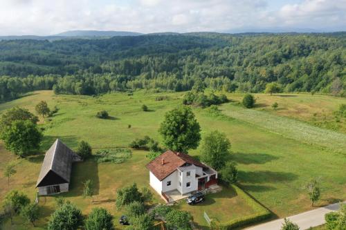 Lora, Rakovica (photo 4)