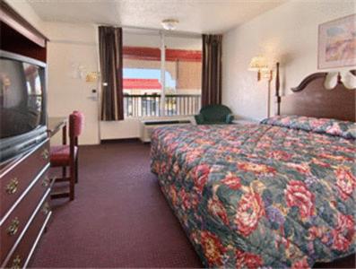 Super 8 by Wyndham Oklahoma Fairgrounds in Oklahoma City, USA