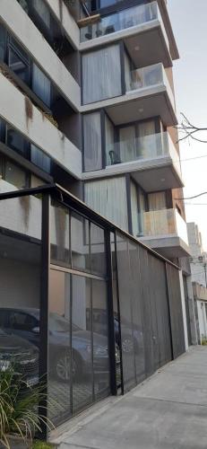 Luminoso,tranquilo y practico estudio en zona sur con balcon y cochera in Banfield