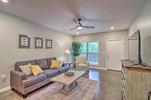 Dtwn Bull Shoals Condo: 1 Mi to Lake Access! - Thornfield, MO