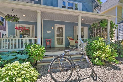 Charming Chautauqua Cottage with Screened Porch - Mayville