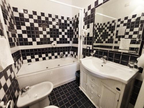 インペリアル ルームズ ラグジュアリー ゲスト ハウス